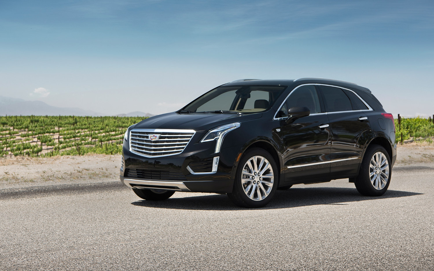 Comparison Cadillac XT5 Luxury 2018 vs Lincoln MKX Reserve 2018